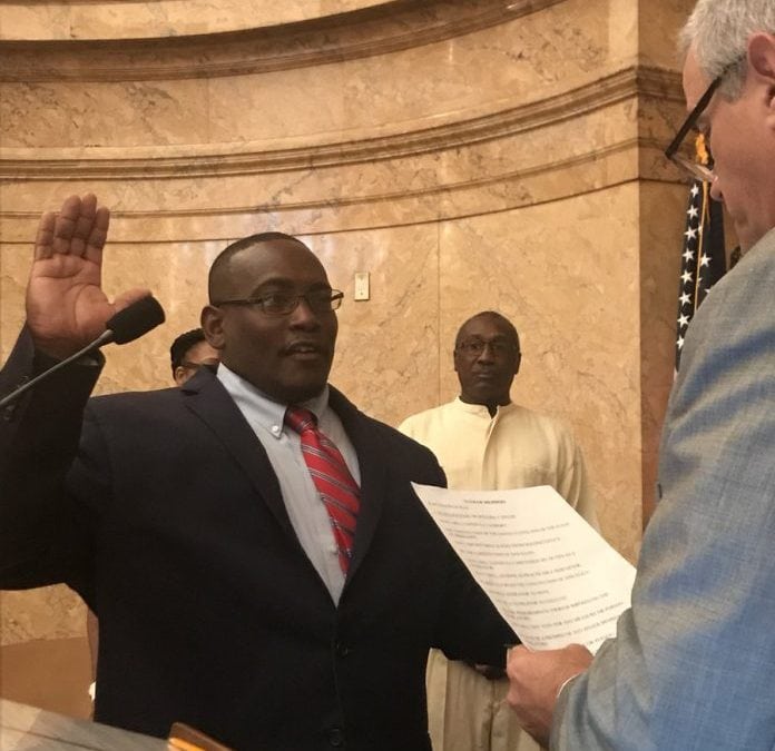 Speaker Gunn swears in newest Representative, Tracey Rosebud